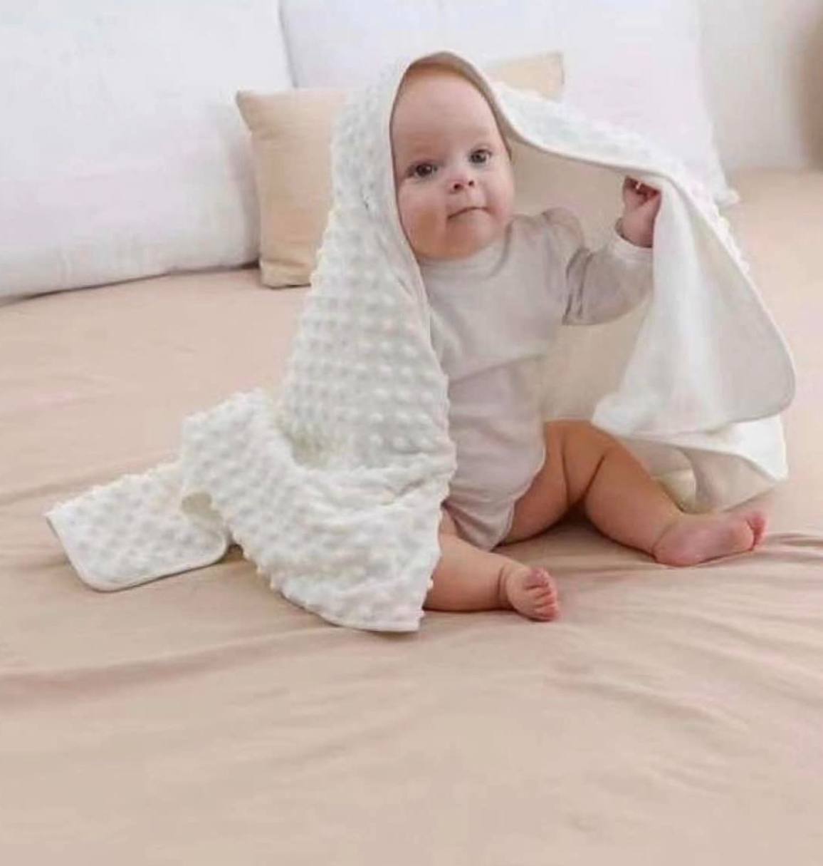 بطانيات مواليد ناعمة جدًا بتصميم منقط لطيف وألوان هادئة مناسبة للبنات والأولاد 🩵💗🤍