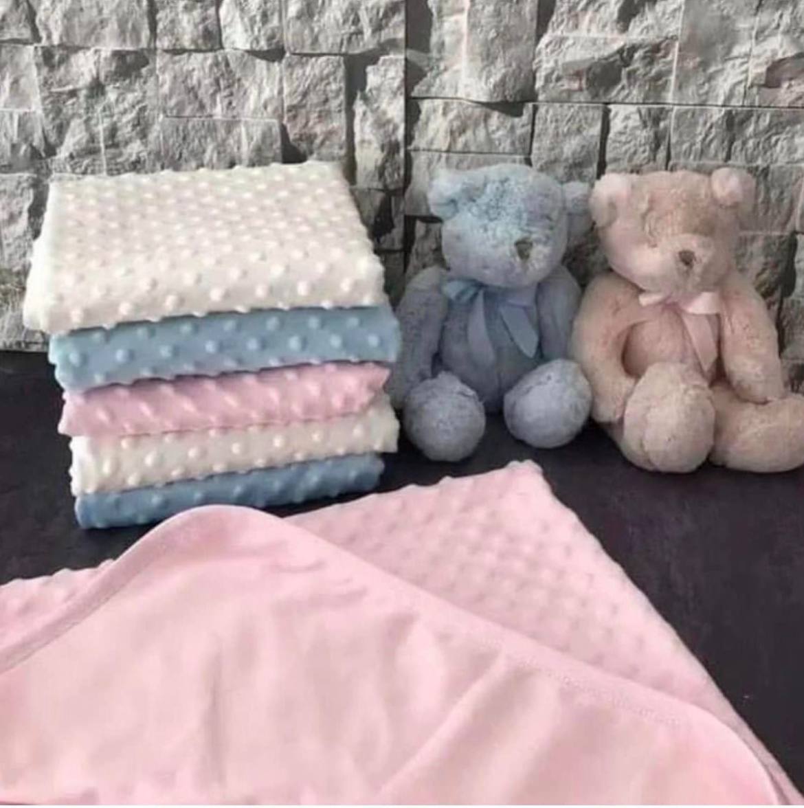 بطانيات مواليد ناعمة جدًا بتصميم منقط لطيف وألوان هادئة مناسبة للبنات والأولاد 🩵💗🤍